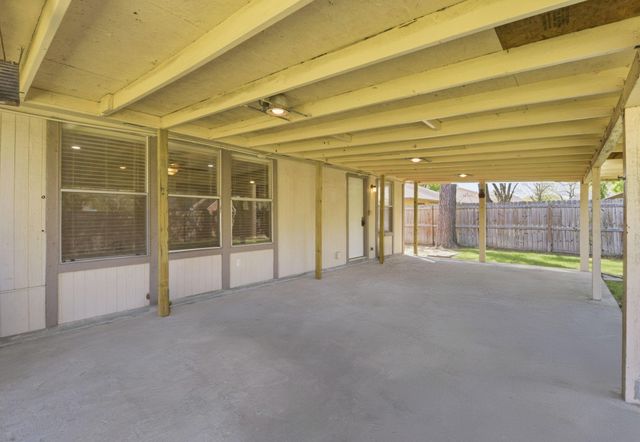 8515 Leafdale Drive, Humble, TX 77338