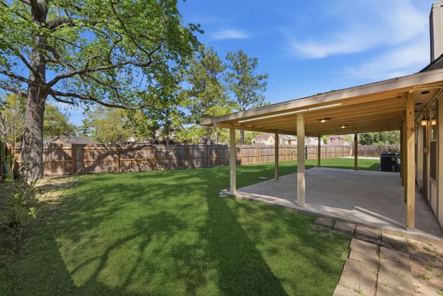 8515 Leafdale Drive, Humble, TX 77338