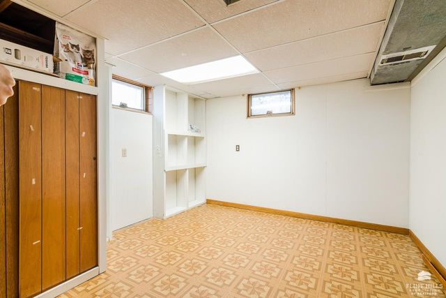 946 Mission Avenue, Manhattan, KS 66502