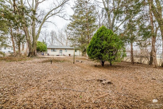 946 Mission Avenue, Manhattan, KS 66502