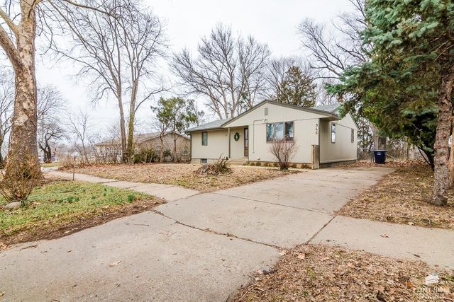 946 Mission Avenue, Manhattan, KS 66502