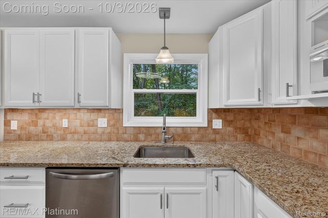 8808 N Christine Drive, Brighton Township, MI 48114