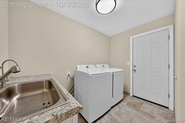 8808 N Christine Drive, Brighton Township, MI 48114