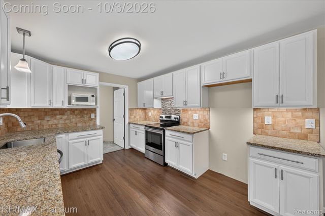 8808 N Christine Drive, Brighton Township, MI 48114