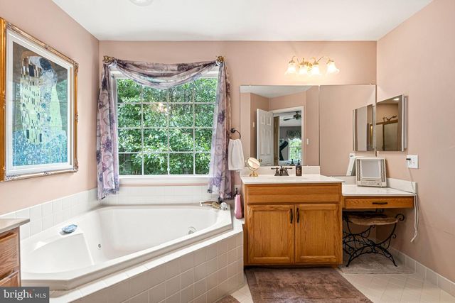 14 LOWBRIDGE PSGE, Medford, NJ 08055