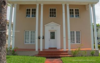233 Madeira Ave 1, Coral Gables, FL 33134