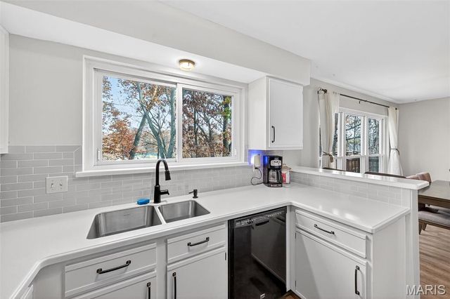 134 Cascade Terrace Drive, Ballwin, MO 63021