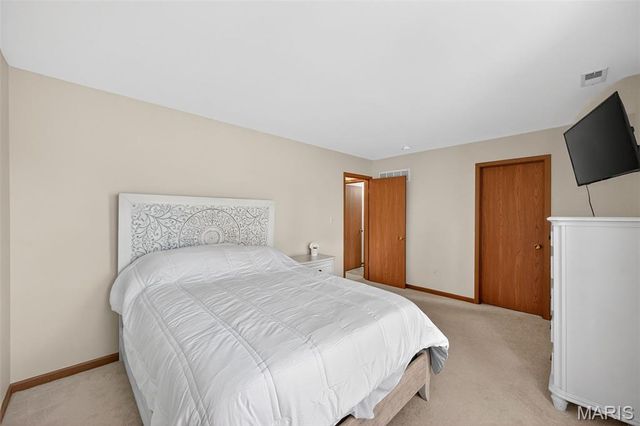 134 Cascade Terrace Drive, Ballwin, MO 63021