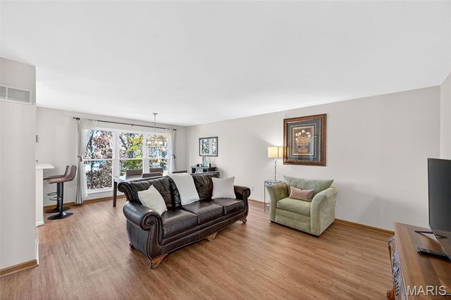 134 Cascade Terrace Drive, Ballwin, MO 63021