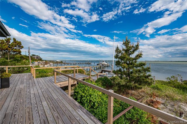 94 Savannah Walk, Oak Beach, NY 11702