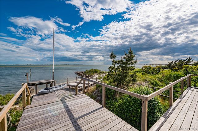 94 Savannah Walk, Oak Beach, NY 11702