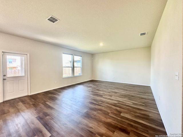 10235 Crossbuck, Converse, TX 78109