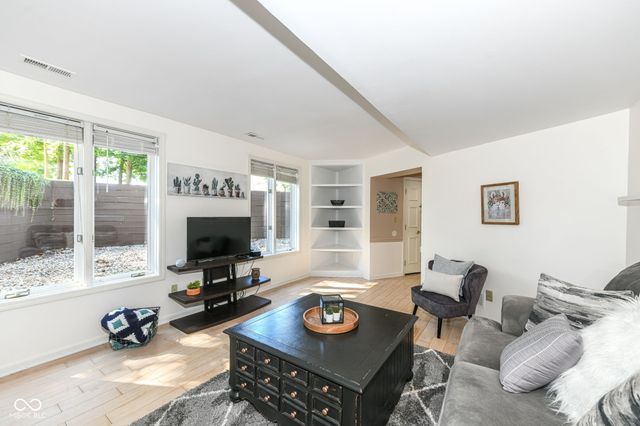 8215 Sunray Court, Indianapolis, IN 46278