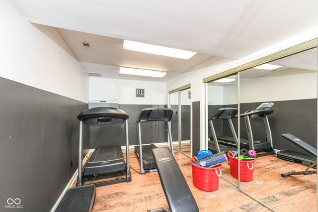 8215 Sunray Court, Indianapolis, IN 46278