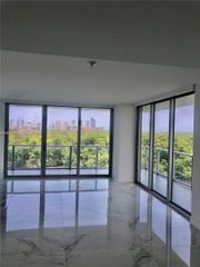16385 Biscayne Blvd 621, North Miami Beach, FL 33160