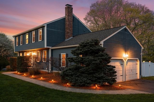 12 Whitney Rd, Hopedale, MA 01747