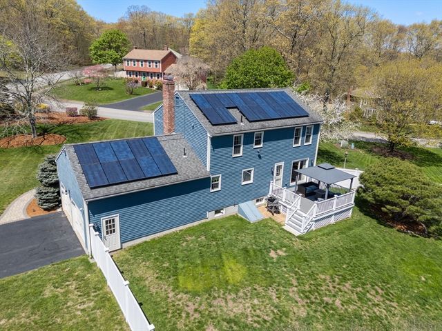 12 Whitney Rd, Hopedale, MA 01747