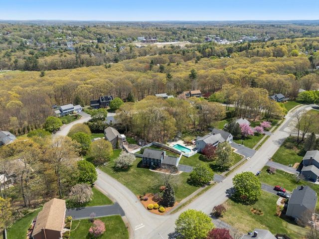 12 Whitney Rd, Hopedale, MA 01747