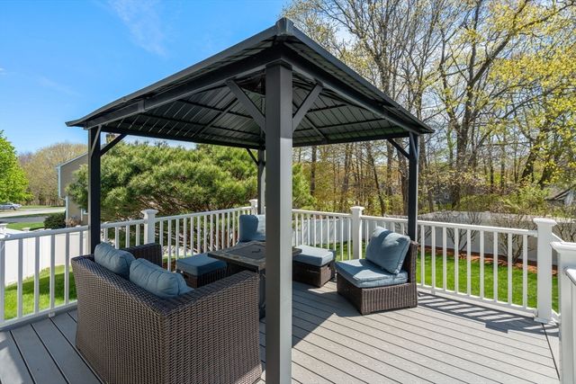 12 Whitney Rd, Hopedale, MA 01747