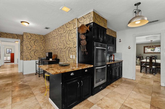 851 Country Place, Longview, TX 75605