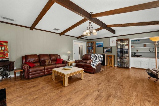 851 Country Place, Longview, TX 75605