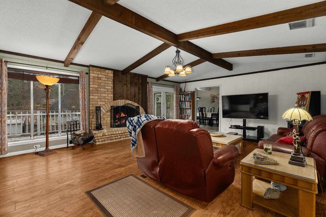 851 Country Place, Longview, TX 75605