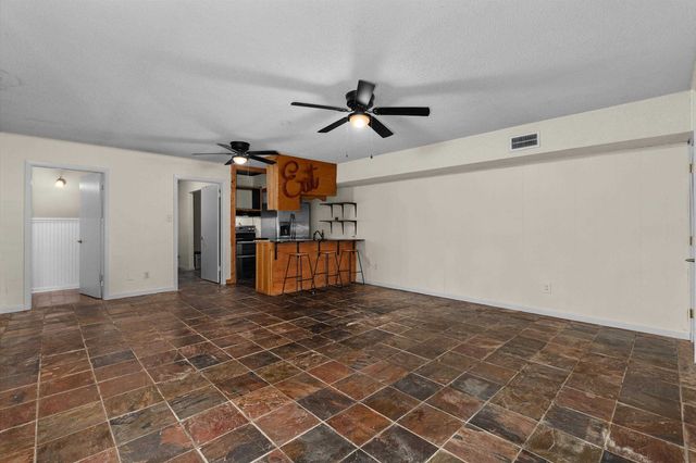 851 Country Place, Longview, TX 75605