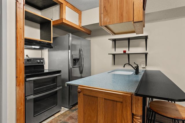 851 Country Place, Longview, TX 75605