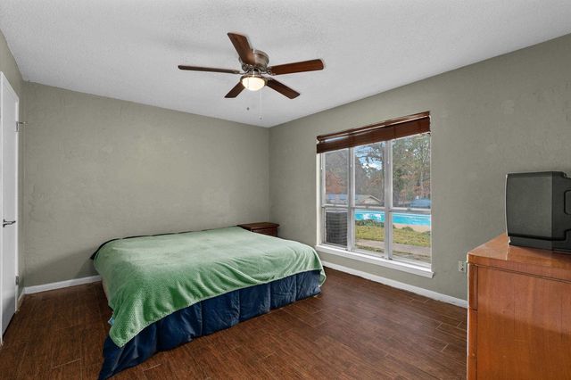 851 Country Place, Longview, TX 75605