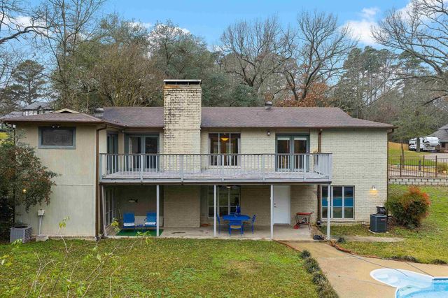 851 Country Place, Longview, TX 75605