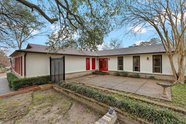 851 Country Place, Longview, TX 75605