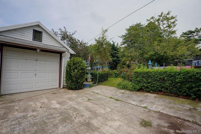 437 Moffitt Boulevard, Islip, NY 11751