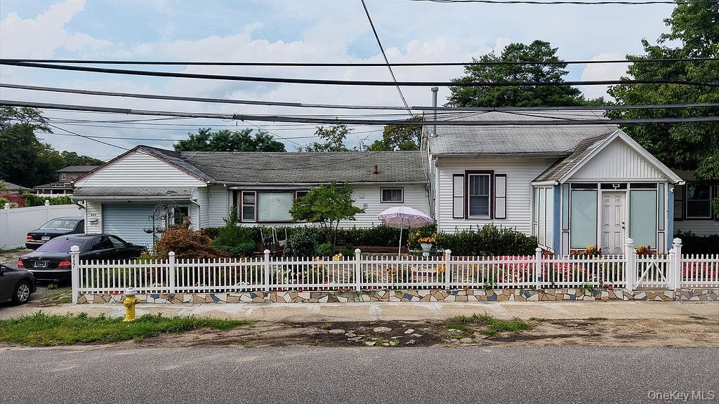 437 Moffitt Boulevard, Islip, NY 11751