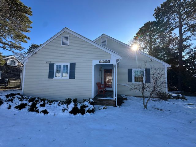 33 Kelleys Pond Road, West Dennis, MA 02670