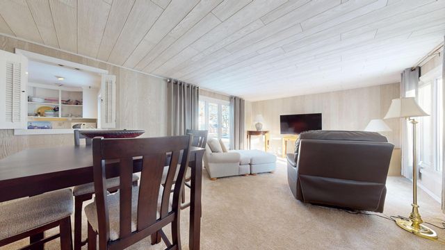 33 Kelleys Pond Road, West Dennis, MA 02670