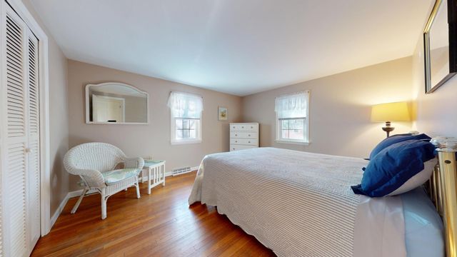 33 Kelleys Pond Road, West Dennis, MA 02670