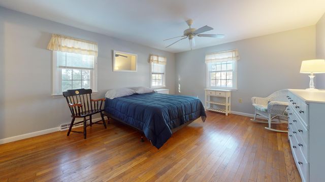 33 Kelleys Pond Road, West Dennis, MA 02670