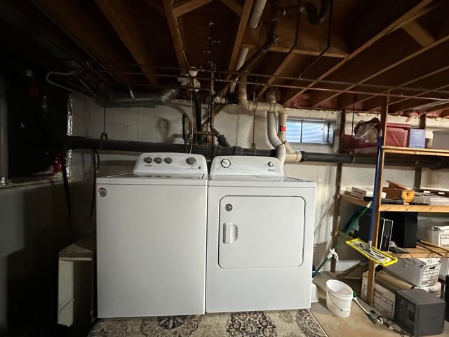 33 Kelleys Pond Road, West Dennis, MA 02670