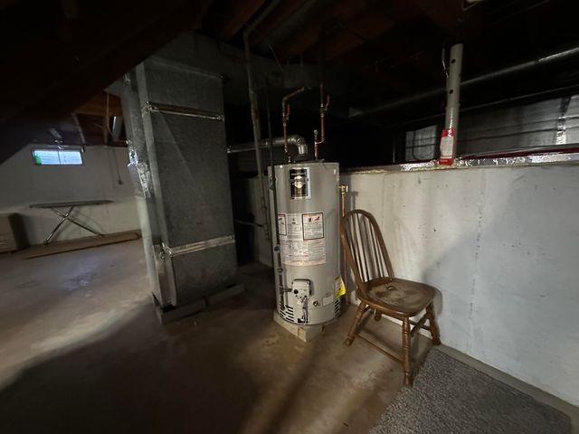 33 Kelleys Pond Road, West Dennis, MA 02670