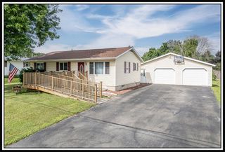 1709 DIVISION STREET, New London, WI 54961