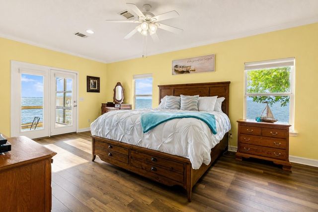 237 Vivian Road, Onalaska, TX 77360