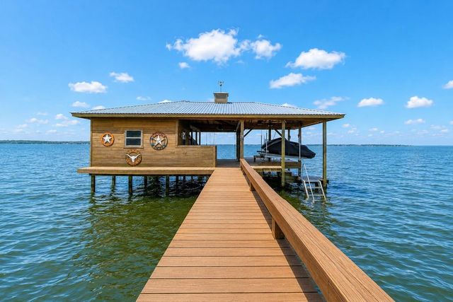 237 Vivian Road, Onalaska, TX 77360