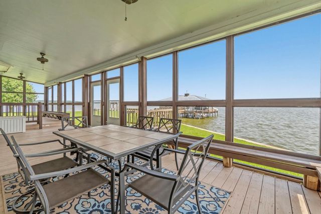 237 Vivian Road, Onalaska, TX 77360