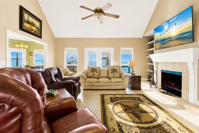 237 Vivian Road, Onalaska, TX 77360