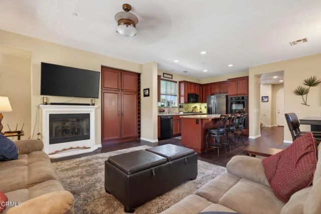 615-617 Boston Avenue, Ventura, CA 93004