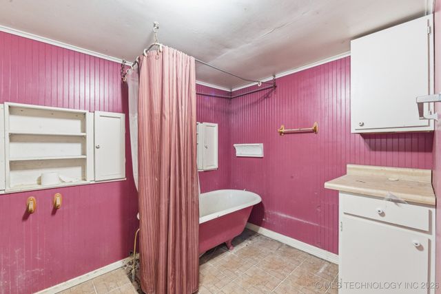 205 S Locust Street, Oologah, OK 74053