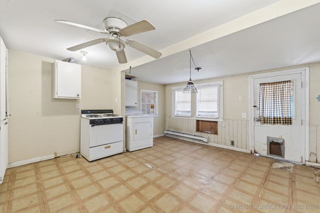 205 S Locust Street, Oologah, OK 74053