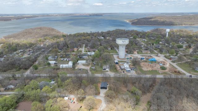 205 S Locust Street, Oologah, OK 74053