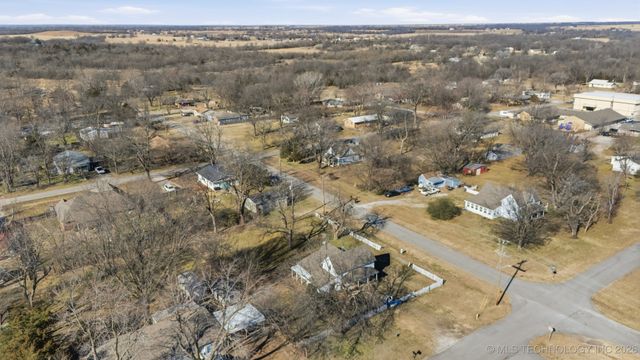 205 S Locust Street, Oologah, OK 74053