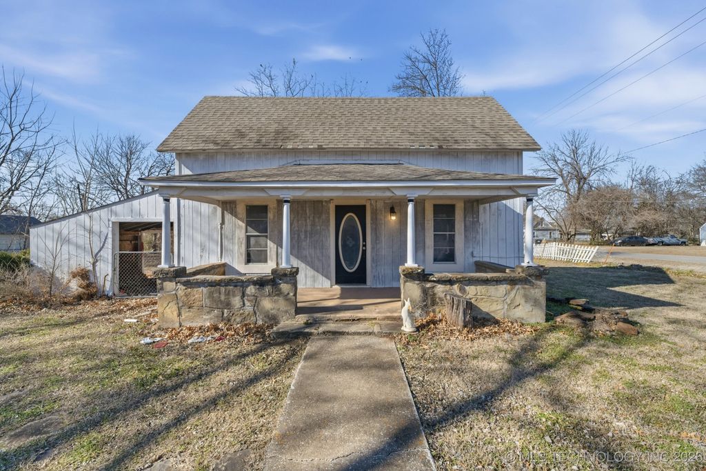 205 S Locust Street, Oologah, OK 74053